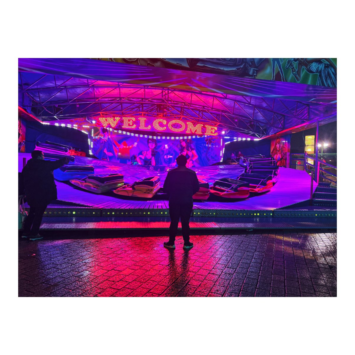 eros_sana's tweet photo. #ParisByNight 199 | "Welcome"
And a way for me towing everyone a very very happy new year 2023, may this year be full of health, success and joy for everyone.
#Humanist_Photography
#DocumentingDailyLife
#ErosDaily
#Streetphotography
___________________
https://t.co/ewWfa3QnD3 https://t.co/AdYHrzrdtA