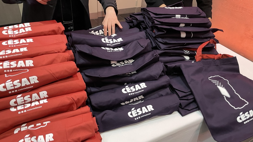 JFGuyot's tweet photo. Le #topbag de février
Cérémonie le 24/2 @canalplus en clair et en direct depuis @OLYMPIAHALL @Les_Cesar #Cesar2023 https://t.co/DZWOxw5lFO