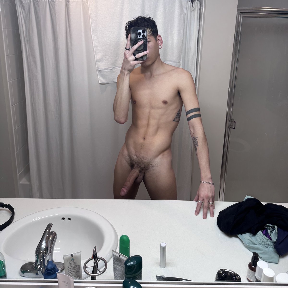 AidenFGarcia's tweet photo. Post nut clarity 😝 https://t.co/spWWmwFyji