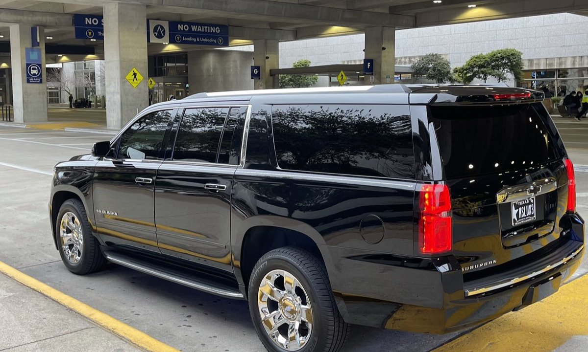 MSLuxuryVIP's tweet image. DID YOU KNOW? 

At Austin Bergstrom International Airport that permitted Limousine Companies are the only vehicles allowed to park in Airport Arrivals Terminal and meet our clients inside? 

Save time, and avoid the long walk.

Book today at msluxuryvip.com