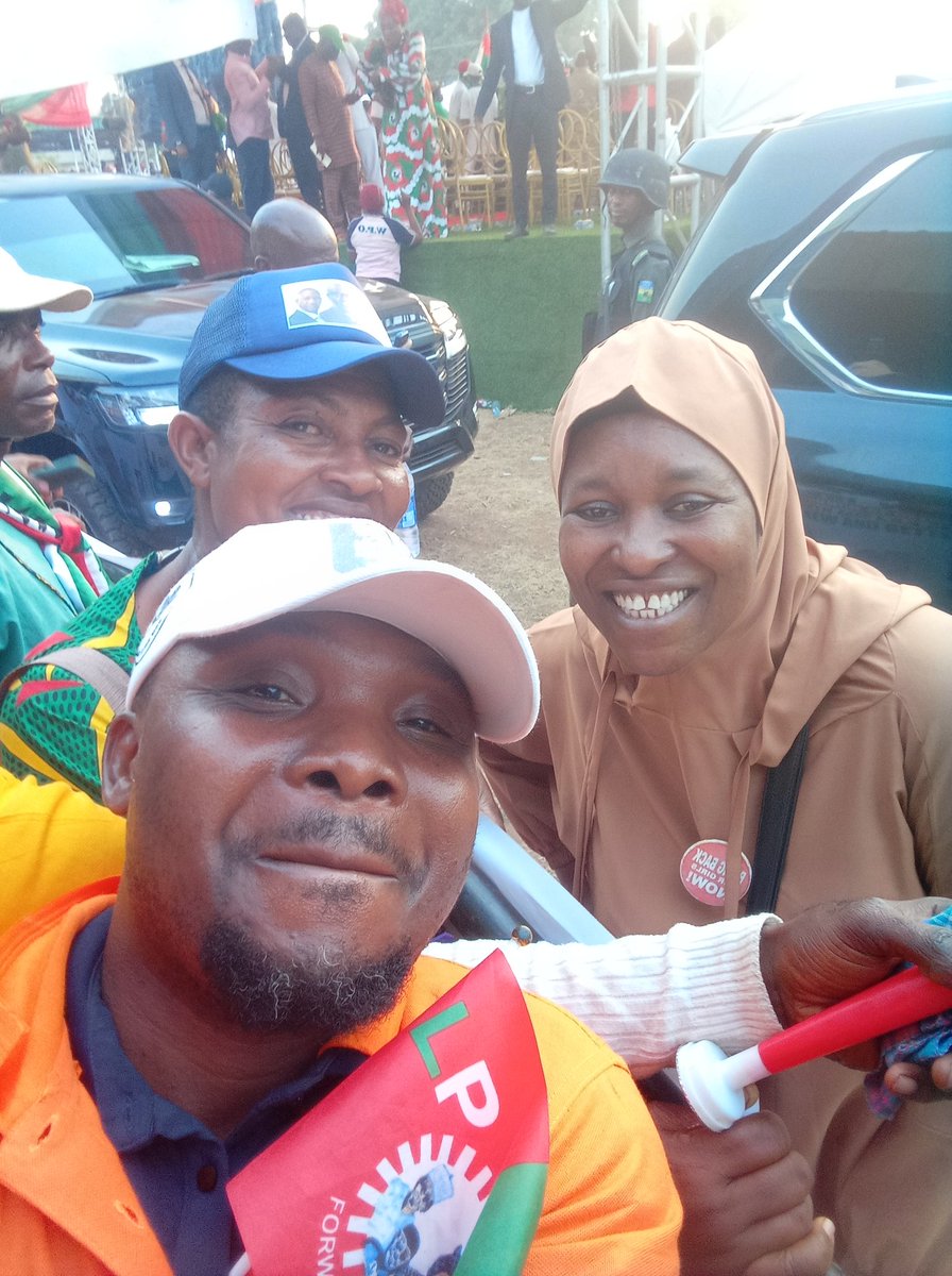 GetRich2000's tweet photo. That moment with our very dear @AishaYesufu.. you're so amazing with too much sauce.. And thank you @AishaYesufu for the pictures 😍😍. You guys made our day today. Together we shall Take Back Our Country Nigeria.
#PeterObi4President2023
#PeterObiinWarri #PeterObiInAsaba https://t.co/XASNb1IUE7
