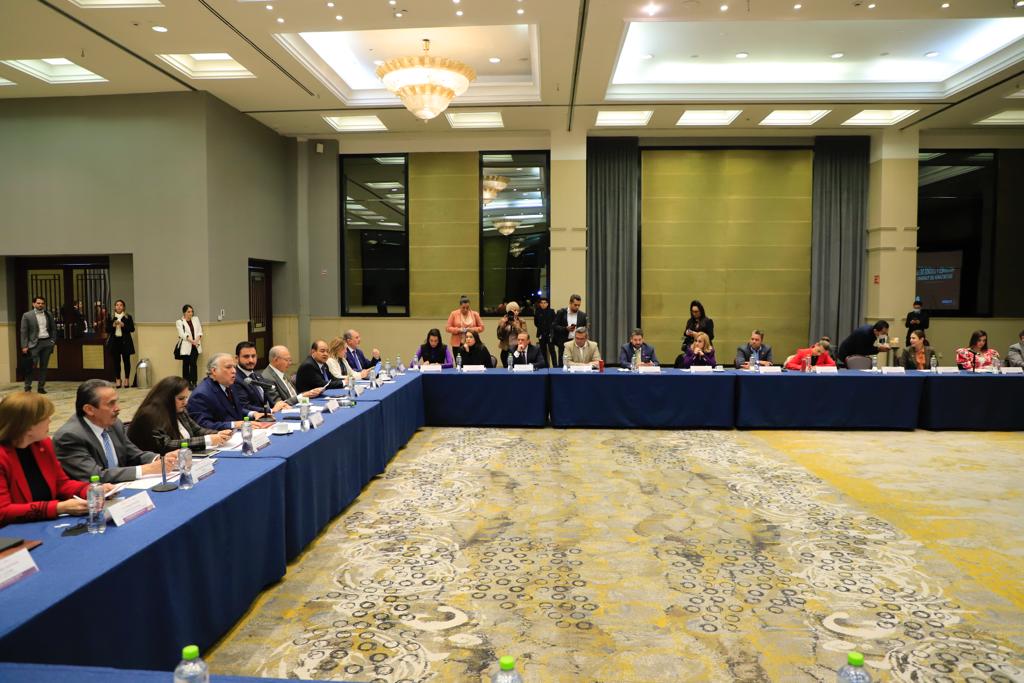 SECTUR_mx's tweet photo. 📣 #ComunicadoSECTUR        
Sectur y Asetur definen la estrategia de trabajo conjunto para continuar la diversificación de la actividad turística en México🇲🇽
📄 Sigue leyendo 👉🏼 https://t.co/4lOQYadxXN https://t.co/94AgWeb287