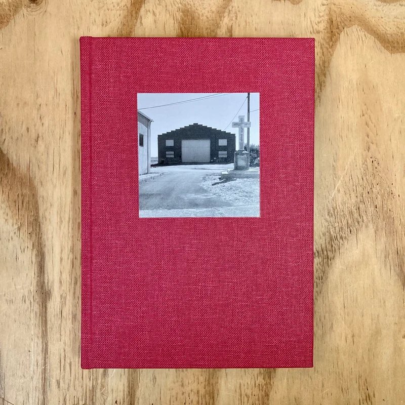 📚 A few new arrivals in our store today: Gregory Halpern - ZZYZX (Signed) Hayahisa Tomiyasu - TTP (Signed) John RJ Taylor - Ideal Home (Signed) Gerry Johansson - Spanish Summer (Signed) The store is packed with some really great stuff. Go here: photobookjunkies.com/products