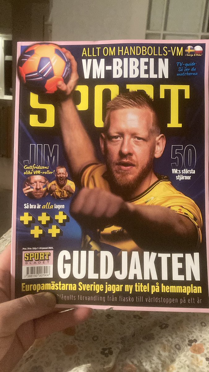 POttersten's tweet photo. Kvällsläsning med @JohanFlinck Bibel och @PetterssonPP @NLT_Sporten genomgång av turneringens lag i öronen. #magi https://t.co/hNA79n7fSE