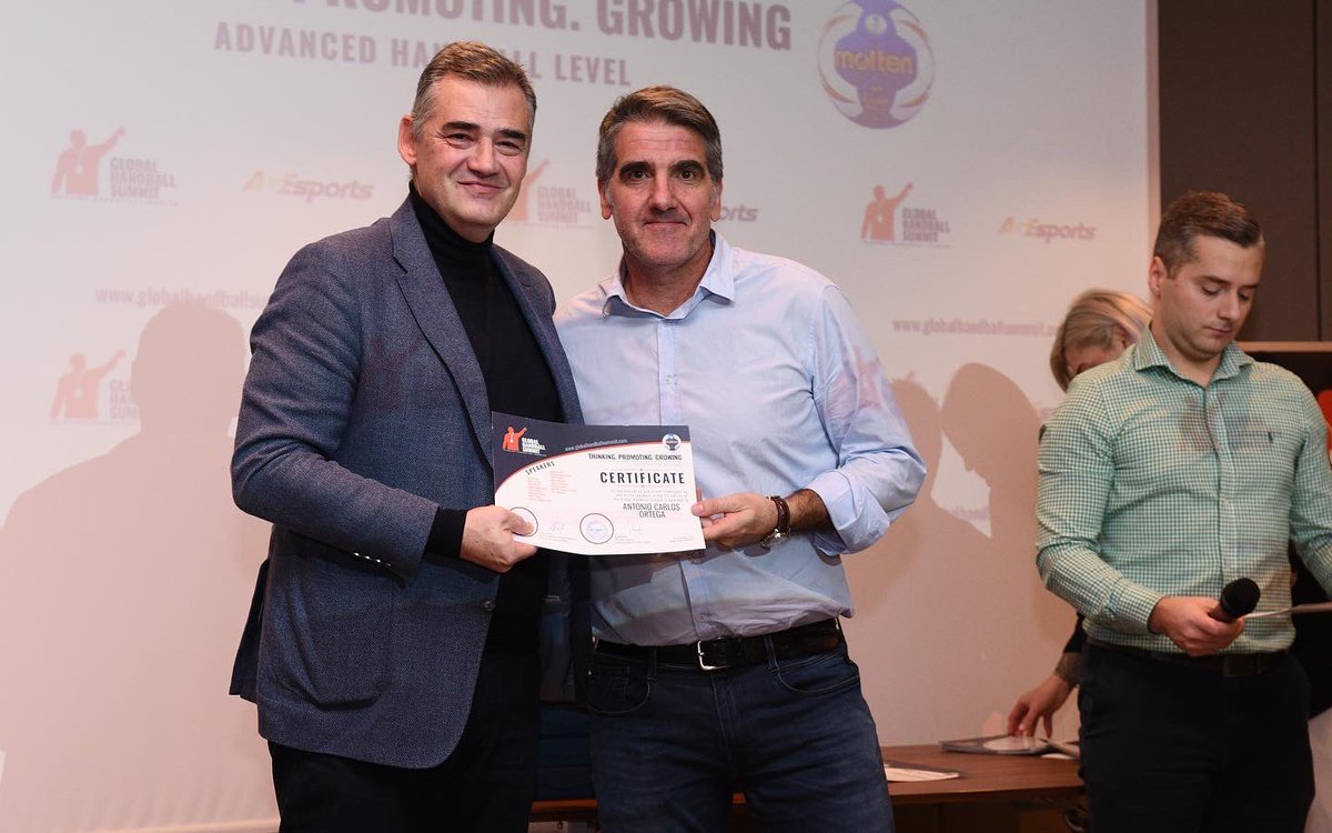 GHandballSummit's tweet image. 📸 | We finally made it into the last day of the #GHS2023 Check out some of the best pictures of DAY 5!

🗣Sergio Sanchez, Carlos Ortega &amp;amp; Anselmo Ruiz de Alarcón 

#GlobalHandballSpeakers
#GlobalHandballSummit