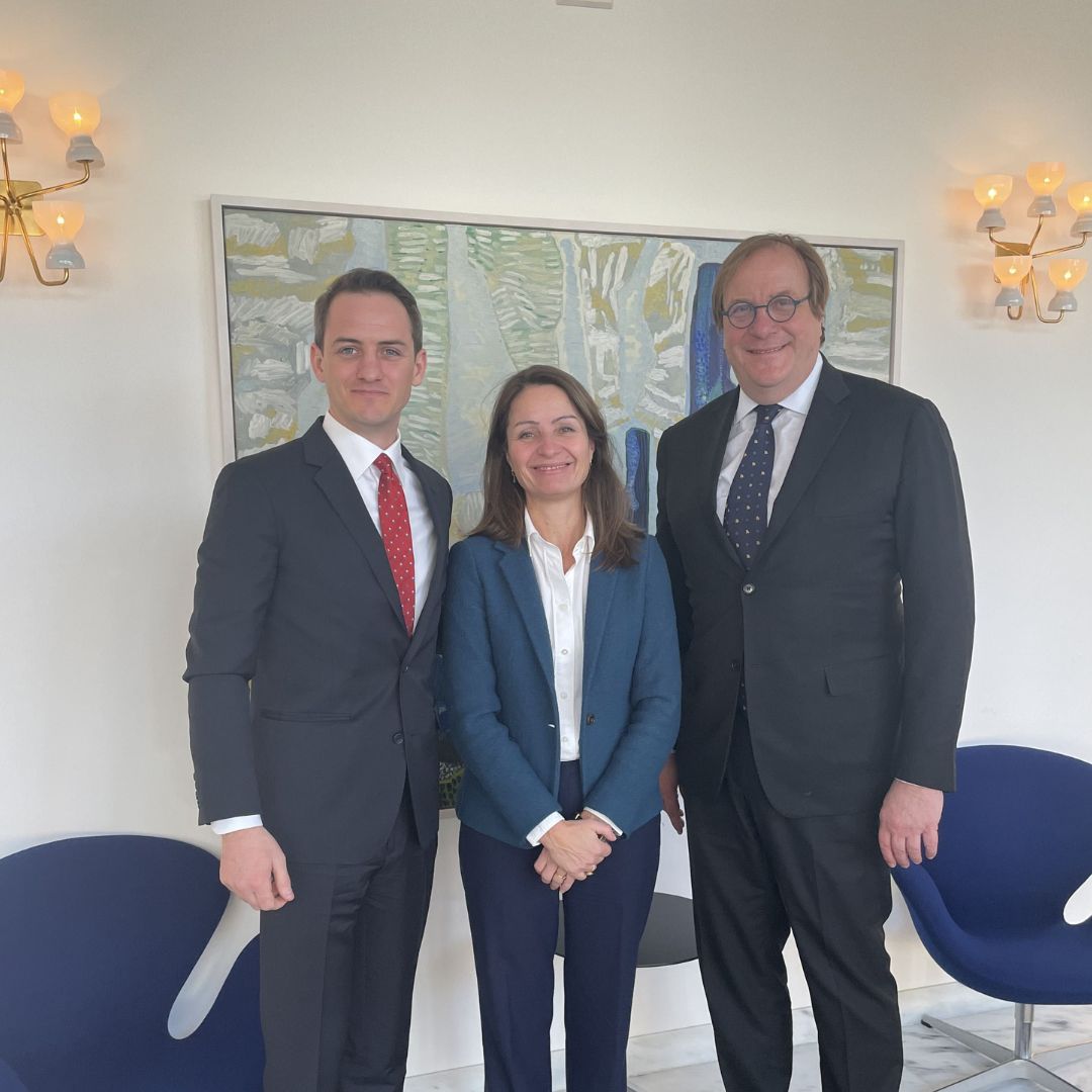 DKambUSA's tweet image. Great meeting today with @AtlanticCouncil CEO @FredKempe on the launch of our new partnership with the @DFRLab on tech governance in developing countries, and how to promote rights-aligned and inclusive #techpolicy decisions. #TechForDemocracy