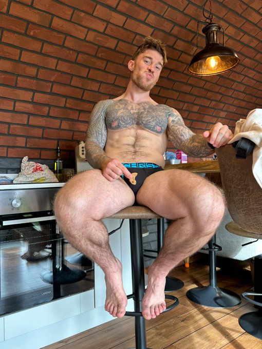 Anyone wanna bit? 🍪 https://t.co/3x6d7ZPEFy for more 🤪 https://t.co/8uxa2nLigs