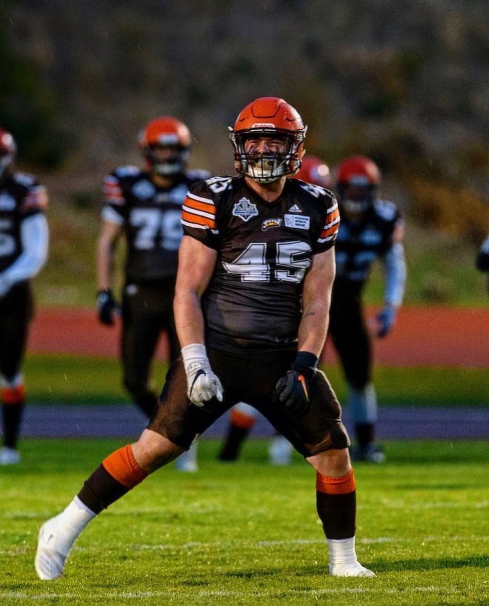 smuFTBL's tweet photo. From the 2022 National Champion Okanagan Sun the Huskies are excited to welcome Aiden Hennessey. A hybrid defensive lineman with a motor, work ethic second to none.  Aiden will bring a caliber of maturity, leadership and football talent that will be a strong piece of the future https://t.co/WKwdfhZ9B8