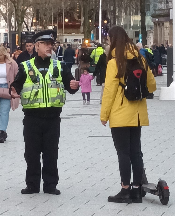 cardiffcouncil's tweet photo. Another successful operation to tackle irresponsible cyclists cycling on Queen Street.
 
Over 30 riders stopped &amp;advised 👍 
Great partnership work between-City Centre Management Team&amp; @SWPCardiff #CityCentreNPT👏

Please use Dumfries Pl &amp;Boulevard de Nantes cycle lanes #OpCastor https://t.co/f8w9iHQ35s