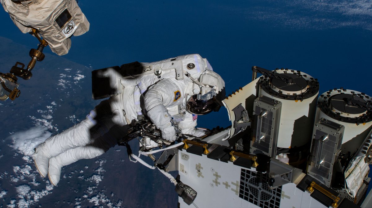 umichLSA's tweet photo. On Jan. 14, live from the International Space Station, it’s Saturday Morning Physics! 🚀 Tune in to hear from astronaut Josh Cassada at 10:30 a.m. in the Central Campus Classroom Building or via live stream. Learn more: https://t.co/vc2aojQP0W @NASA https://t.co/t642sK9Vzk