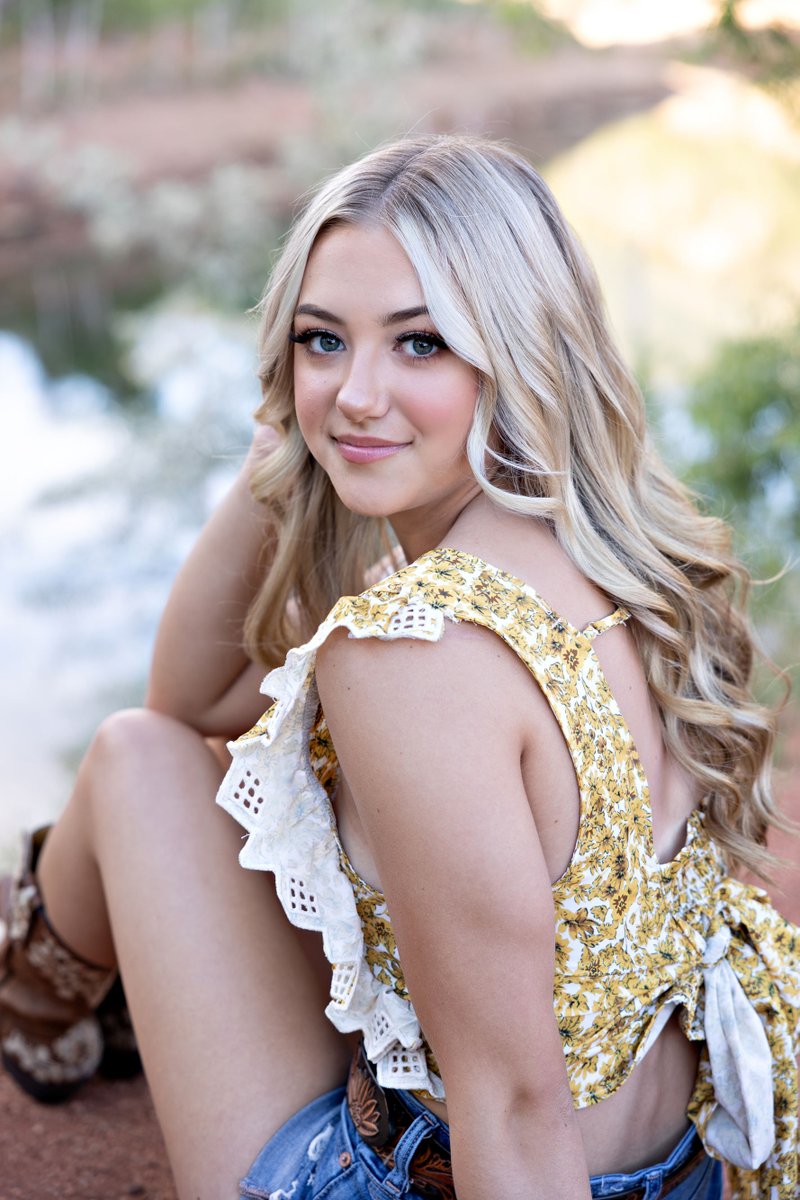 Should you bring your dog to your senior pictures?  Yes.  ALWAYS YES!!!