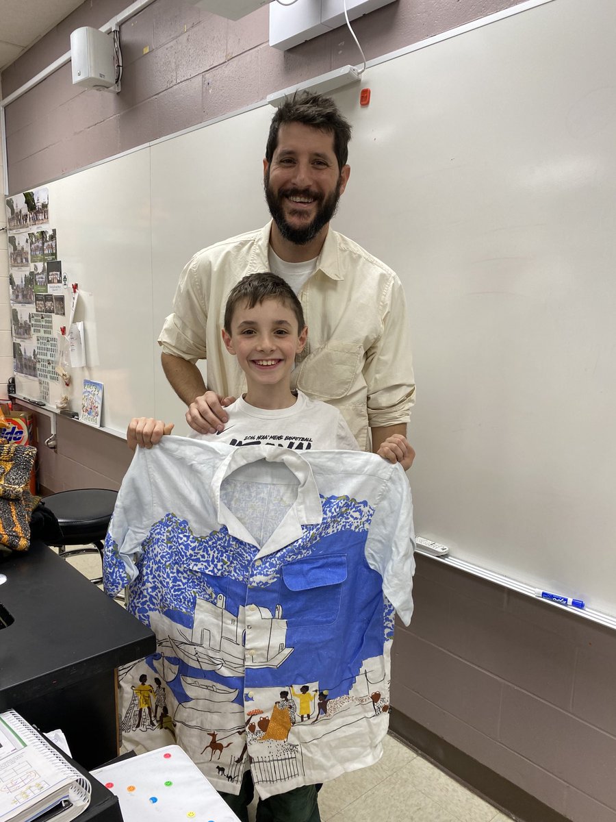 AllisonWiesel's tweet photo. ⁦@SBS_Tigers⁩ Exciting afternoon for Young Entrepreneurs. Thank you Mr. Ciongoli! We loved learning about your clothing company, 18 East!! https://t.co/4VYOjeRvr0