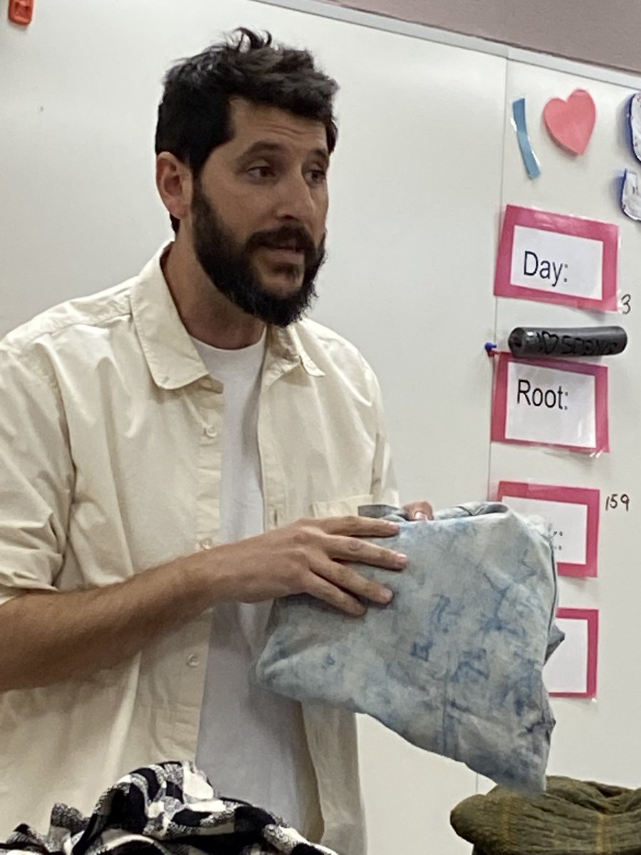 AllisonWiesel's tweet photo. ⁦@SBS_Tigers⁩ Exciting afternoon for Young Entrepreneurs. Thank you Mr. Ciongoli! We loved learning about your clothing company, 18 East!! https://t.co/4VYOjeRvr0