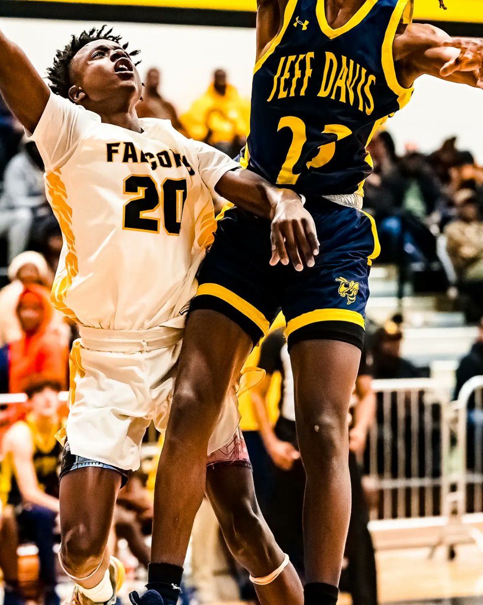 Josiahquickguy3's tweet image. ME 🆚️ ME - getting comfortable with being uncomfortable 
Year 1️⃣ #freshman #everygame #counts #facilitate