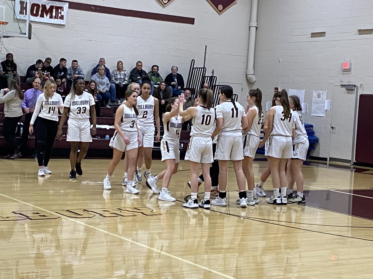 Had a great time watching the Lady Woolies play Bartlett tonight! 🏀 Nice win, Woolies!