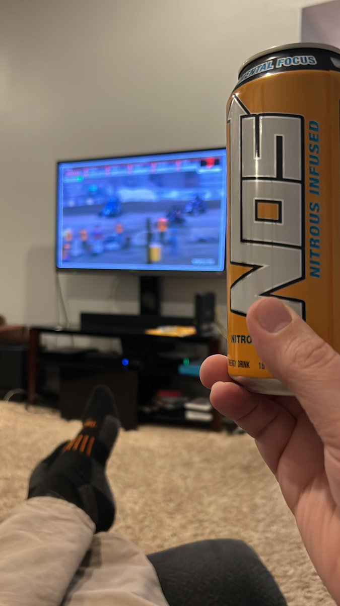 whodeystewzip's tweet photo. #tweetyourfloseat @NosEnergyDrink @FloRacing https://t.co/twi2QZ2ogX