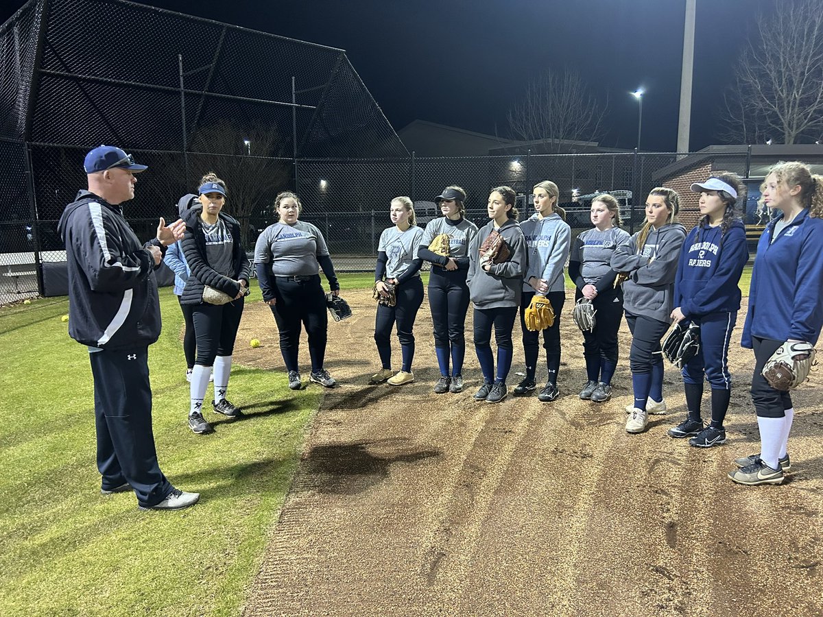 RRaidersSB's tweet photo. Softball is back #RaiseTheR #FindMo https://t.co/zJJpkGz8qB