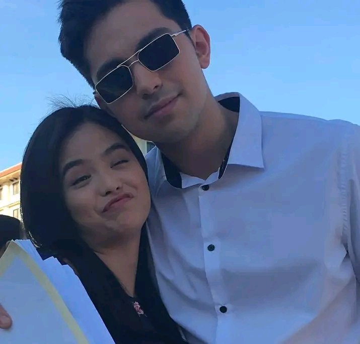 chajanekim's tweet photo. My favorite love team.. 2023 sila parin.. love you guys....@beabinene
Sana may series kayo ulit na kayo Ang loveteam..🤗💙
#DerBea
#saranghae https://t.co/5z7U5EcmNl