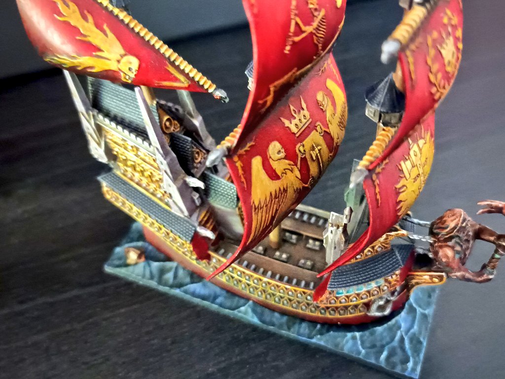 Amoeba_Bait's tweet photo. The Heldenhammer from #Dreadfleet is finally finished.
#PaintingWarhammer #WarhammerCommunity https://t.co/jDl5rnWxVA