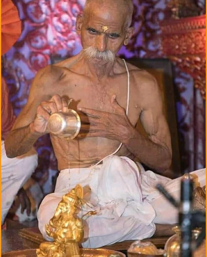 GurujiSangli's tweet photo. #अंगारकी संकष्टी चतुर्थी निमित्त आपणास मंगलमय शुभेच्छा..!🌼🙏🏼🚩 https://t.co/xcWrIFYmIT