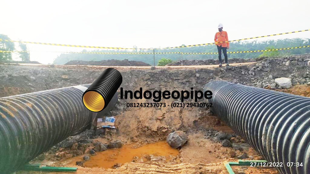 indogeopipe's tweet photo. Proses penyambungan HDPE Culvert Pipe Merk Indogeopipe untuk drainase konstruksi tambang. #pipahdpecorrugated #indogeopipe https://t.co/xiTmWDkzau