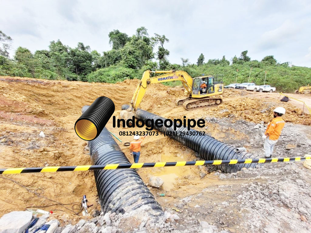 indogeopipe's tweet photo. Proses penyambungan HDPE Culvert Pipe Merk Indogeopipe untuk drainase konstruksi tambang. #pipahdpecorrugated #indogeopipe https://t.co/xiTmWDkzau