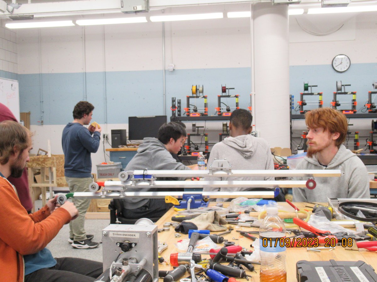 UMNRobotics's tweet image. #Robotin3Days Day 3: We finished manufacturing parts, worked on auton, and assembled the bot. Stay tuned for our robot reveal and walkthrough!
#CHARGEDUP #FIRSTENERGIZE #omgrobots