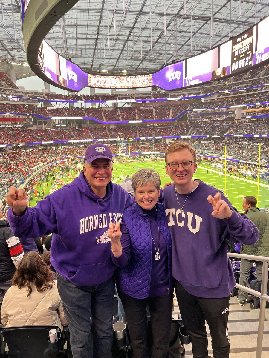 RickSpleth's tweet photo. #cfbplayoff https://t.co/ZgZXKpG8E4
