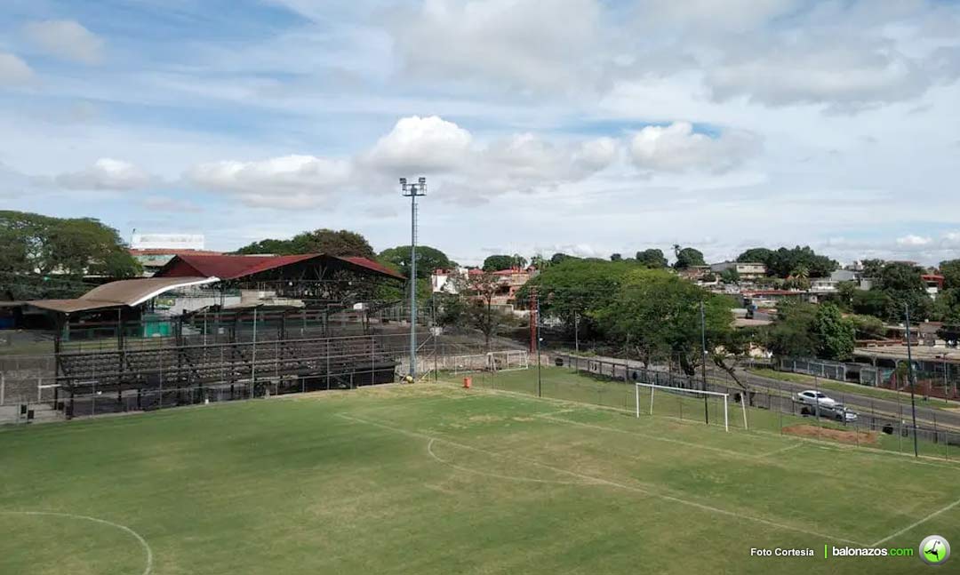 Balonazos's tweet photo. Mineros de Guayana no arrancó su pretemporada este lunes 9 y sigue todo inactivo.

https://t.co/eK7RnydiFv https://t.co/vKZoryqjd5