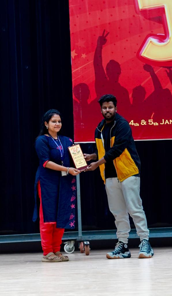 SoC_SRMIST's tweet photo. Dr.R.Renuka Devi, Department of Computing Technologies  received First Prize in Solo Dance in Josh event organized by Directorate of Student Affairs.
#SRMIST #schoolofcomputing #computingtechnologies #Josh #SoC #SRM #SIIC #Dance #CTECH https://t.co/CUEFXV5a8c