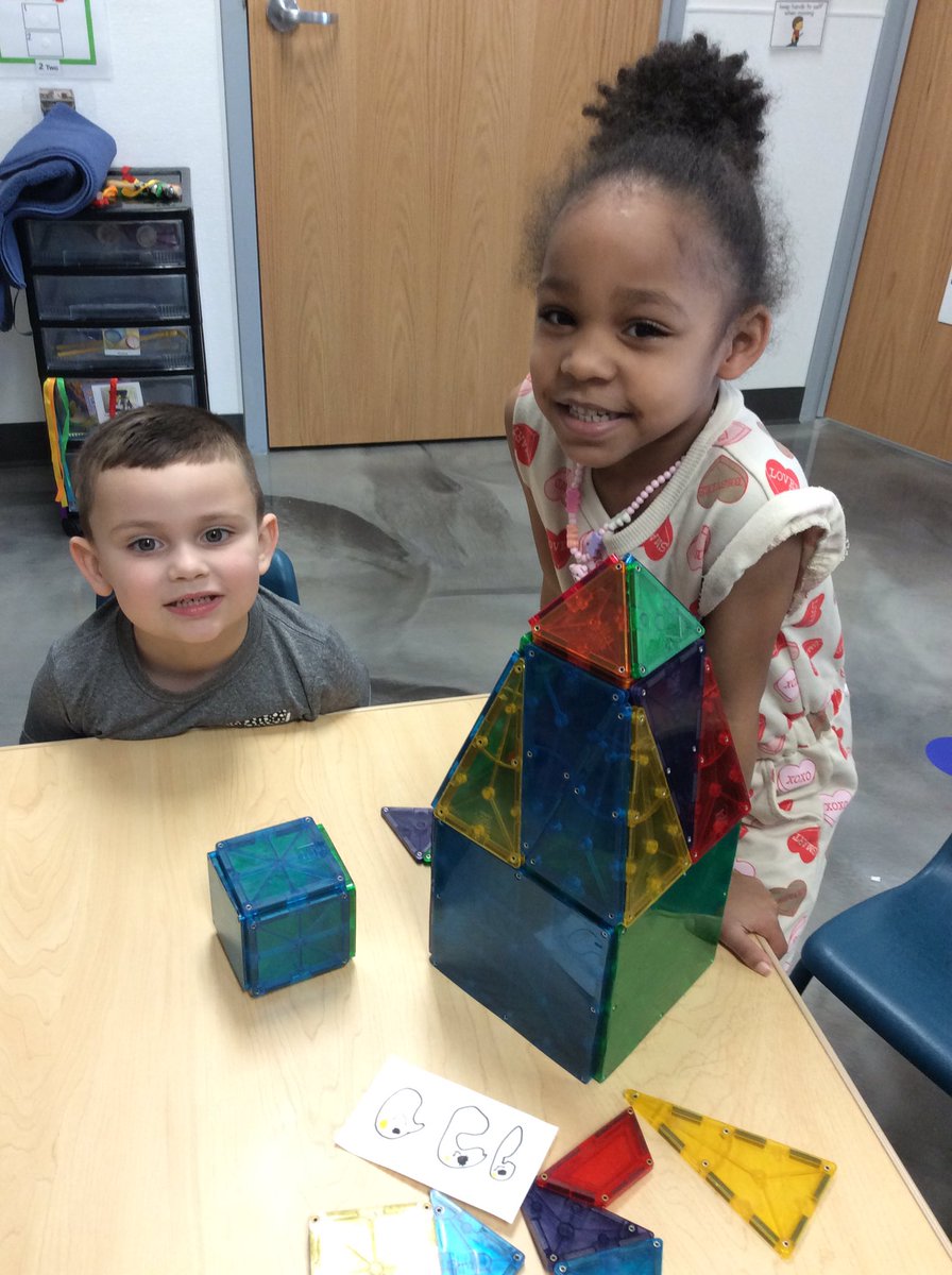 HandleyCTEClass's tweet image. Synergizing to make a building.