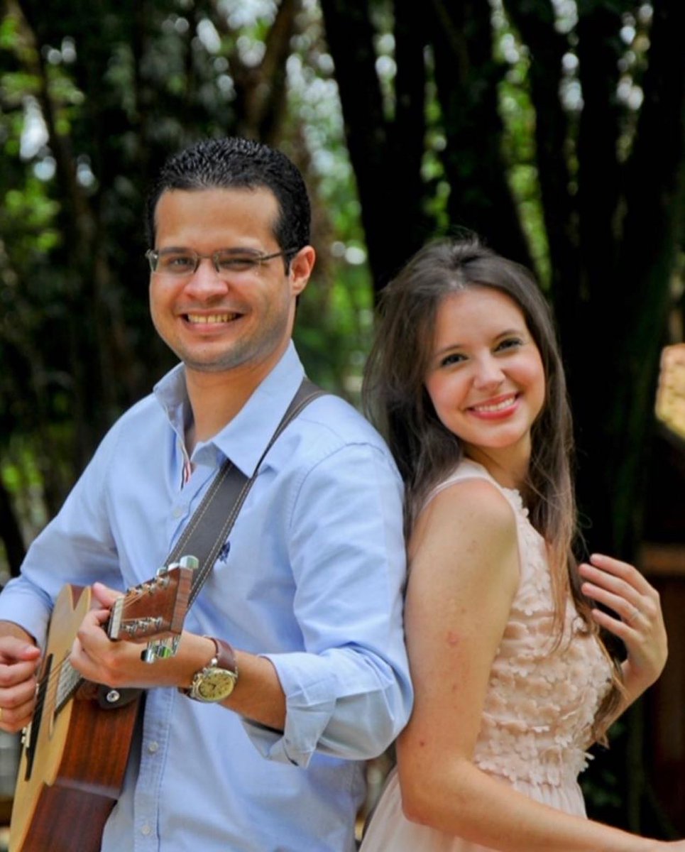 ErloBraun's tweet photo. Estamos completando 37 anos de casados. Gostaria de agradecer a Deus mais uma vez pela linda e maravilhosa esposa e a família querida e especial. Não somos perfeitos, mas o amor de Deus pode ser sentido a cada fase da viagem. Amo muito minha querida esposa e minha linda família!! https://t.co/z9hJm8RKON