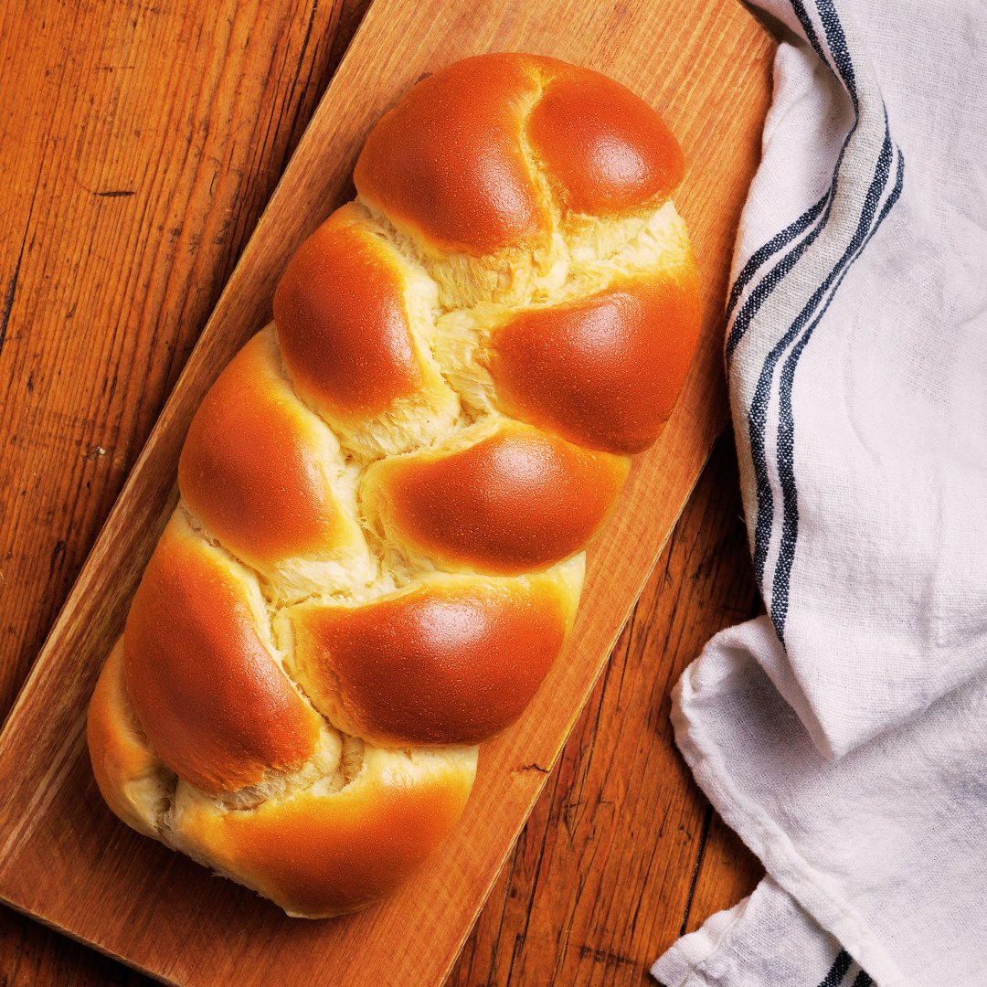 barriecobs's tweet photo. Challah Bread - Yes its true we have that - with or without raisins! Available as a loaf, or bread. #challah #challahbread #barrie #bestbread #eggbread https://t.co/WM31i82saN