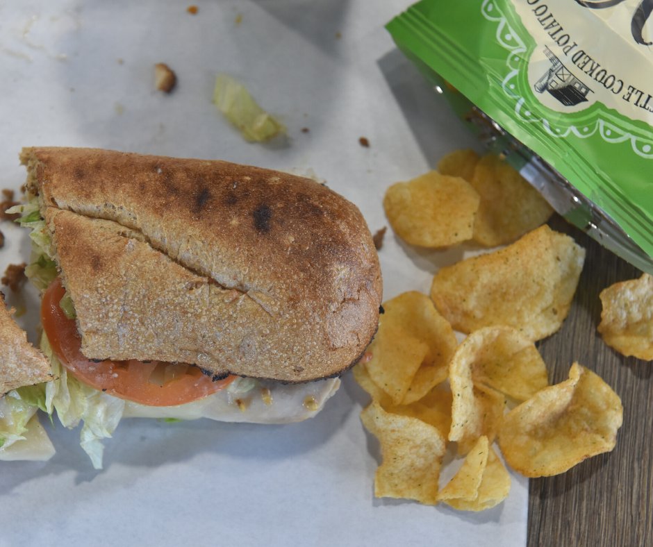 Name a better combo than a toasty sub and your favorite crunchy chips… we’ll wait. 😎😋