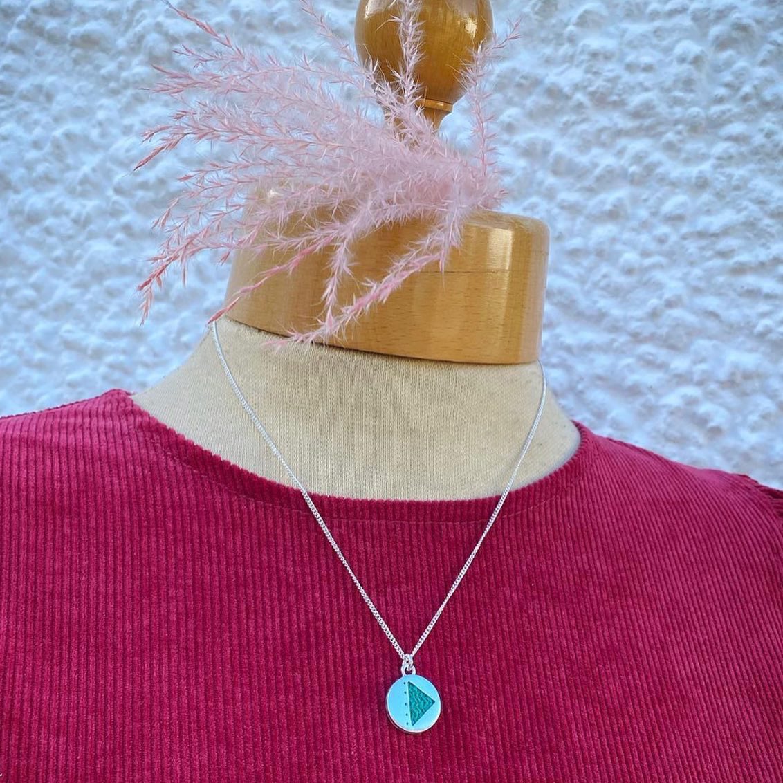 ruthamorrison's tweet image. Scarp Necklace - Harris Tweed - SALE
ruthamorrison.com 
Last 3 available over on the website at the sale price. #scarp #scarpisland #scottishislands #scottish #isleofharris #outerhebrides #handmade #harristweed #loveharristweed #wool #luxuryscotland #tweed #scottishdesign