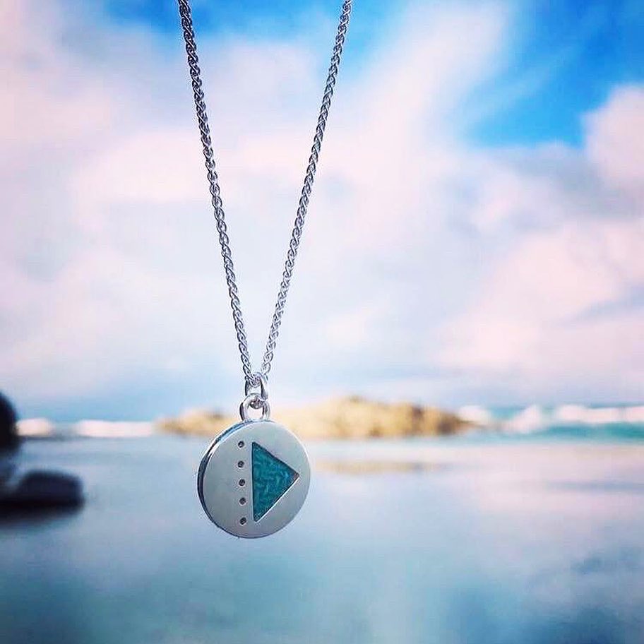 ruthamorrison's tweet image. Scarp Necklace - Harris Tweed - SALE
ruthamorrison.com 
Last 3 available over on the website at the sale price. #scarp #scarpisland #scottishislands #scottish #isleofharris #outerhebrides #handmade #harristweed #loveharristweed #wool #luxuryscotland #tweed #scottishdesign