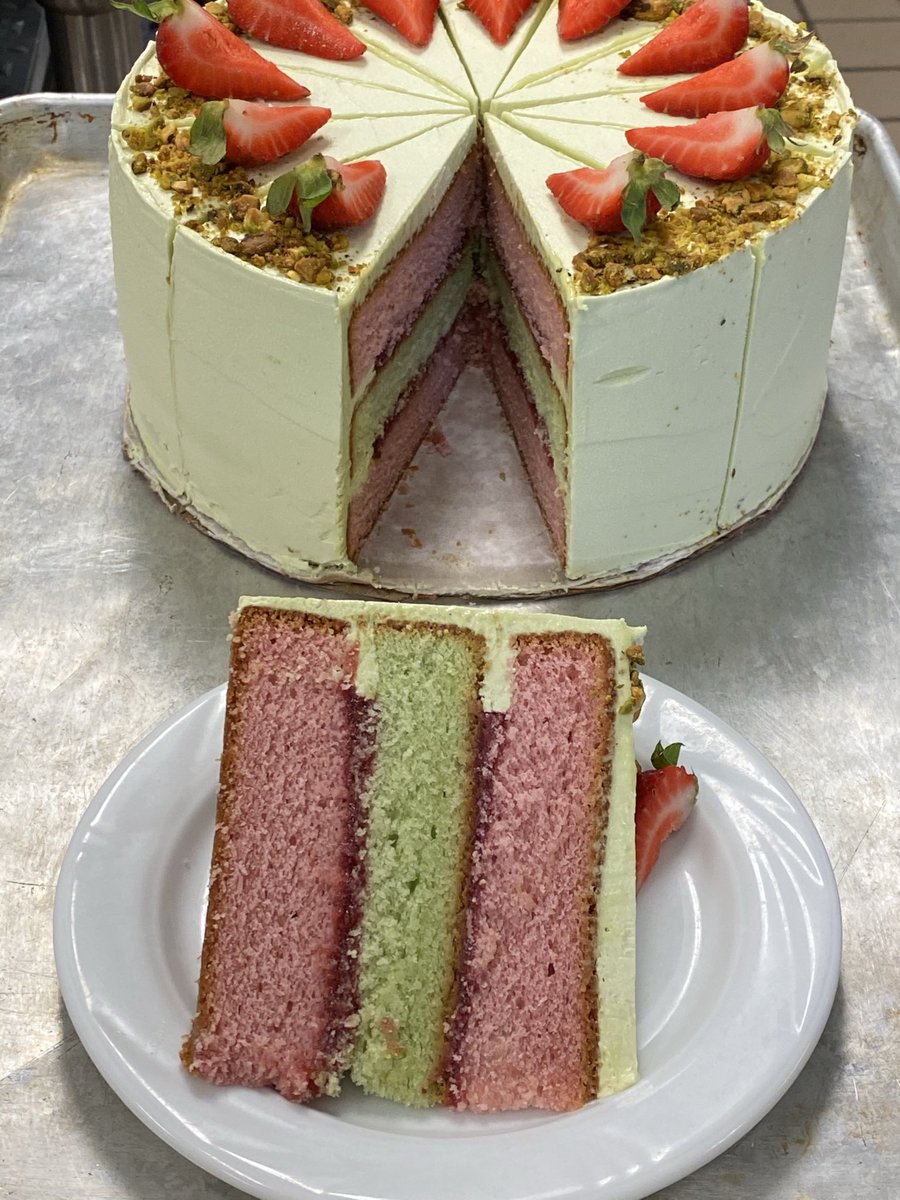 NectarousD's tweet photo. Just a throwback to one of my favorite cakes I made, strawberry-pistachio with homemade jam filling: https://t.co/wKpDvKpwo4