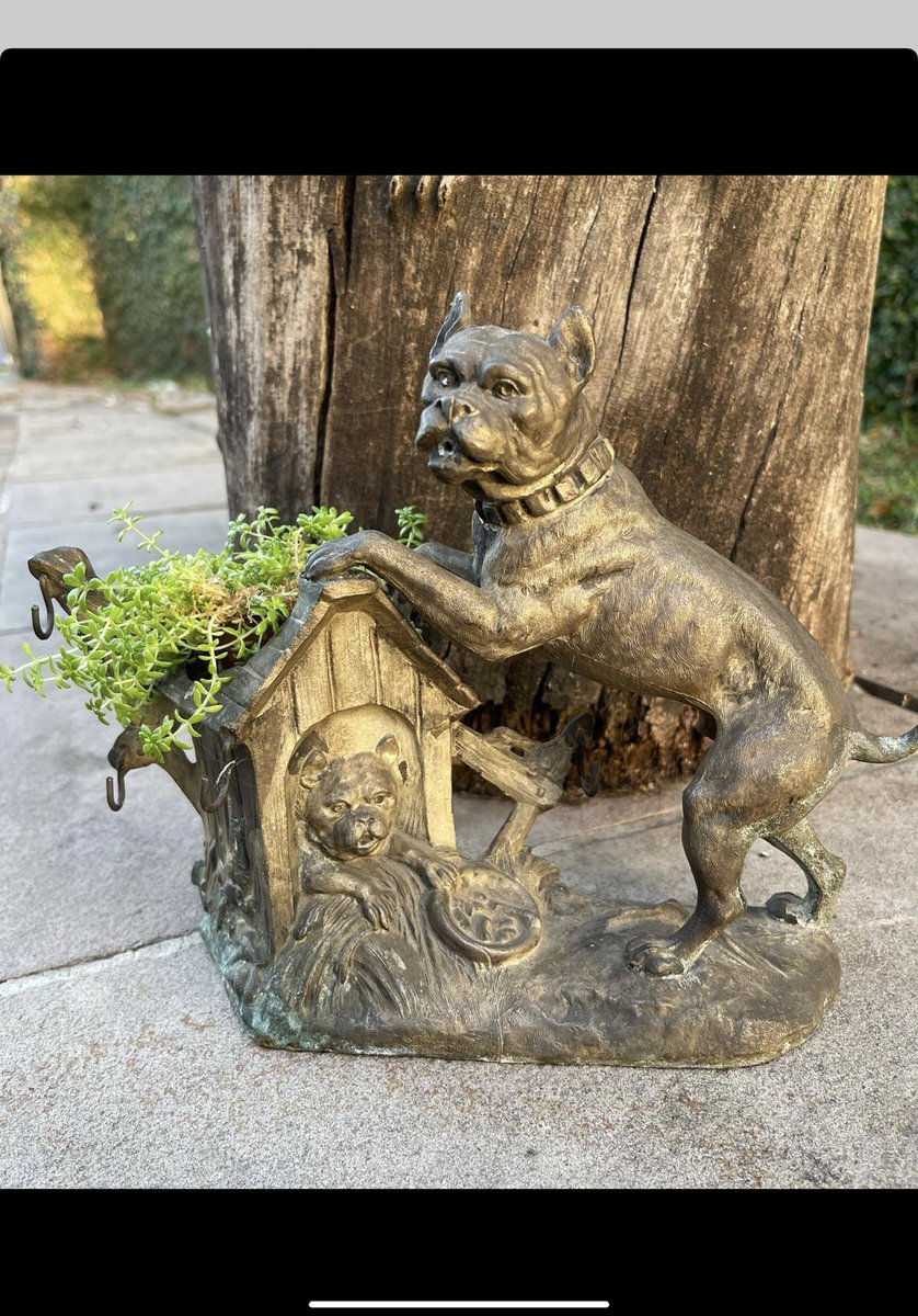 collectibulldog's tweet photo. 26 views by midnight can https://t.co/k9yl5uB7q5 count on you to pop in before it gets late we have nearly had 3 great days in a row #websiteviews #bulldogs #antiques #blogs #dogs https://t.co/Fb0YWqHymN