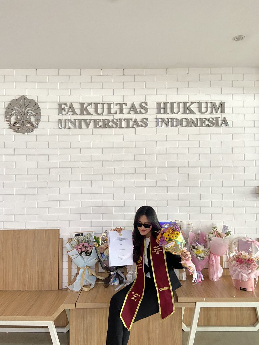 deydreamer___'s tweet photo. romanticizing my last minutes in fhui<3 https://t.co/ORR08KnC9B