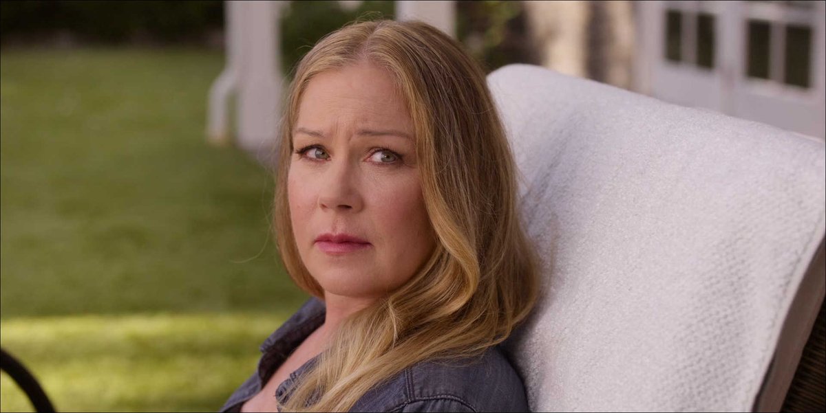 Christina Applegate Online tweet media