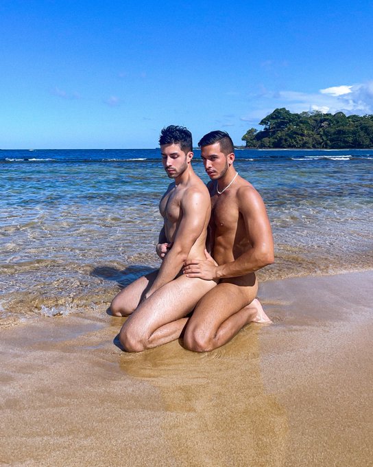 First time with @AndresGuedez0 enjoying this tropical paradise in our most natural state 🌴 https://t<a class="tags" target="_blank" title="On Twitter" href="/?out=eyJ0eXAiOiJKV1QiLCJhbGciOiJIUzUxMiJ9.eyJpYXQiOjE3MTkzNzEwMzksImlzcyI6InR3cG9ybnN0YXJzLmNvbSIsIm5iZiI6MTcxOTM3MTAzOSwiZXhwIjoxNzUwOTA3MDM5LCJyZWRpcmVjdF91cmwiOiJodHRwczovL3R3aXR0ZXIuY29tL0FuZHJlc0d1ZWRlejAifQ.IGn8-by6phamp2FDKQh0jitI_PdEJs33G27Y7R2NQ55EAiLgAtqEZxckaQzTZIFH43zI7N_9TMZt5hPC5RWDbQ">@AndresGuedez0</a>