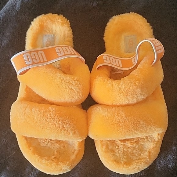 nwhis0510's tweet photo. So good I had to share! Check out all the items I'm loving on @Poshmarkapp #poshmark #fashion #style #shopmycloset #ugg #apt9: https://t.co/WX7K2udZUC https://t.co/tuc243wQDd