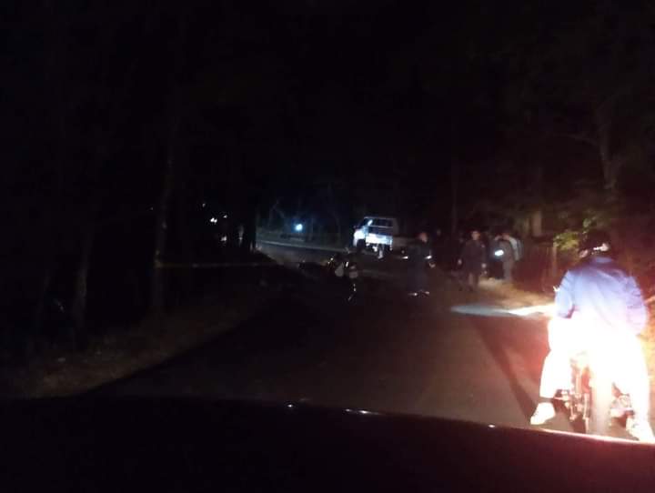 misoltv's tweet photo. El 6/01/2023 se registró el primer fallecido del año en accidente de tránsito en Morazán,en el Caserío las Marias Cantón pueblo viejo del municipio de Arambala, en el que murió Jacson Nehemias Castaneda Nuñez de 24 años de edad quién era pasajero de una motocicleta. https://t.co/zz88TmgO06