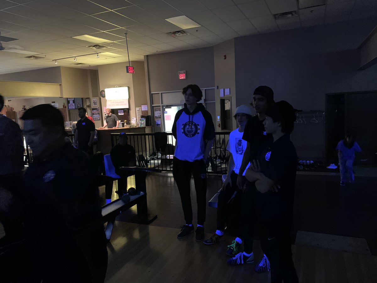 Dinger18628462's tweet photo. Some bowling competition this past Saturday with oilers orange. Team Matsuba won best average. Brad, Vandy, Tenney, Young and Lee. With team Goertzen a distant last Matt, Stef, Saab and Assaf. Lots of fun and chirps. @AEHL_HA @playhockeyedm @jroilersorange https://t.co/UV8DgxSc83