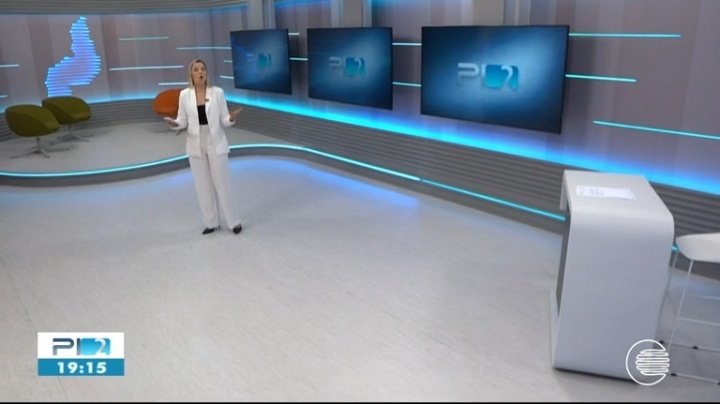 GrindelwaldJrr's tweet image. A gata no cenário novo 😍
Tá tudo perfeito
#PITV2
#PITV
@TVClube_