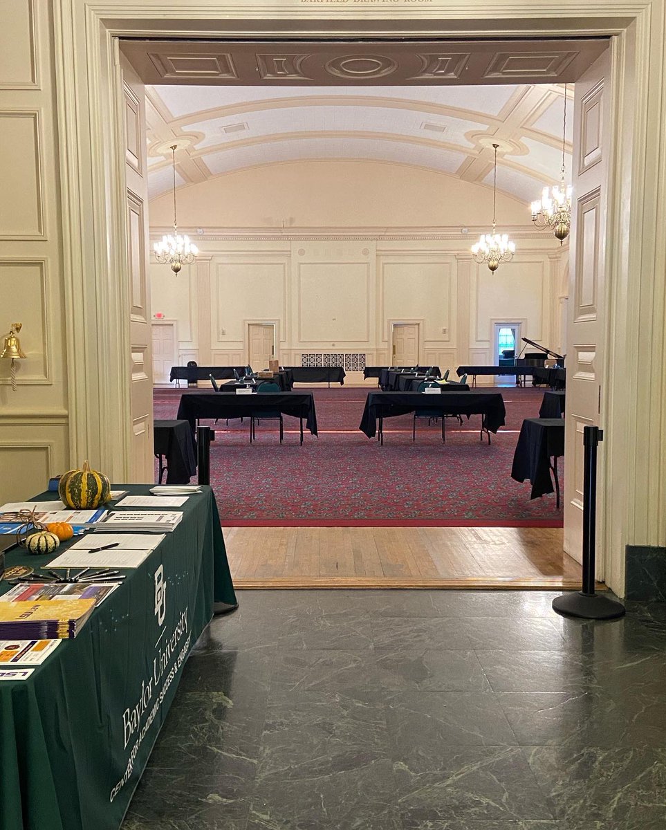 BaylorPreLaw's tweet photo. Baylor’s Pre-Law Program is back with its annual law fair! On November 1, 2022, Baylor hosted representatives from 34 law schools so students could make connections and explore options for the future! See you at next year’s law fair! #sicem #prelaw https://t.co/JaFTewGwhG