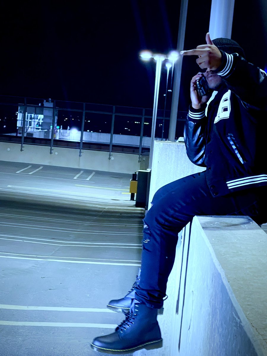 _NLB_'s tweet photo. Outside in yo city looking good🌪️🖤 https://t.co/nB85cTM1HX
