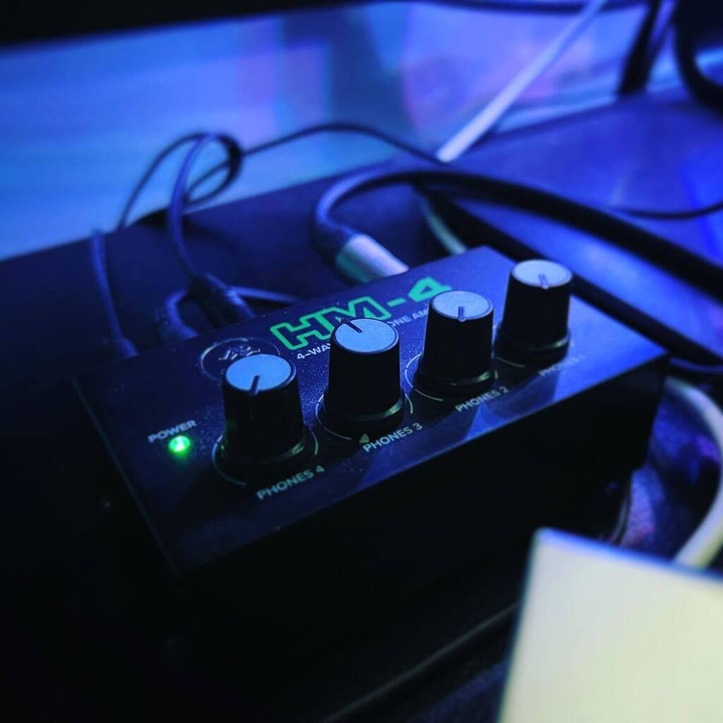 passonimusic's tweet photo. 😎 One of the best headphones amplifier I’ve used, and its 4 way!! @mackiegear #HM-4 
•
•
•
#photooftheday #picoftheday #studio #studiogear #headphones #amplifier #mackie #music #musica https://t.co/uhMxyzfnJM