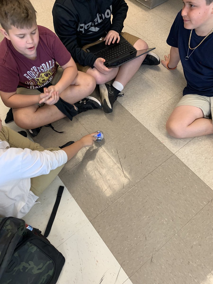 We had a great day in the STEAM Lab with <a href="/SpheroEdu/">Sphero Education</a> Bolts and Indi cars! The students had a great time investigating and learning more about these bots. <a href="/BaldwinSchools/">Baldwin Schools</a> #baldwinproud #steameducation @Alliebcbe