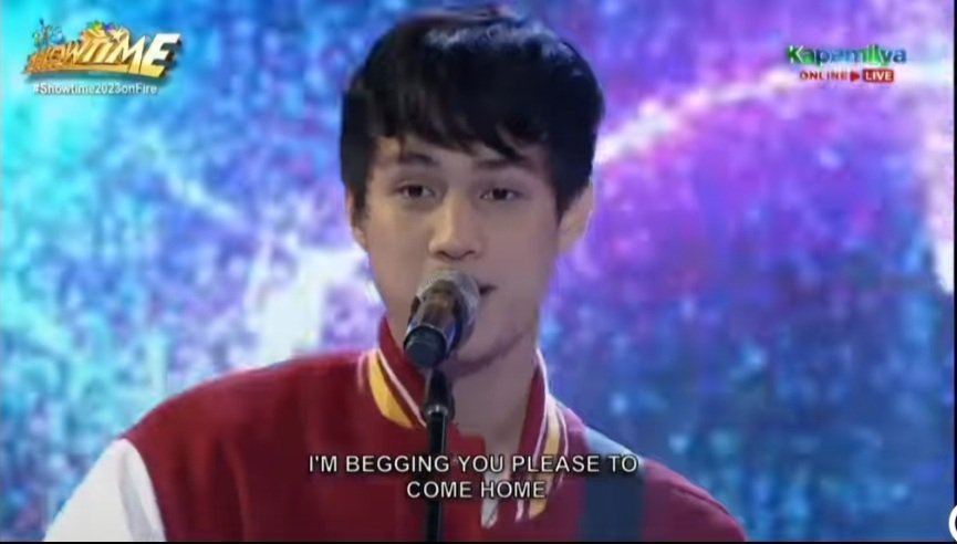 ziizha09's tweet image. Uuwi ka ba if marinig mong kinakantahan ka ni Kice ng ganyan? Uwu. 🥺🤭😂

GOOD MORNING 🌄

🎶I'm begging you please to come home - Oh (Cecilia) _______ (Insert your name)🎶

#Kice #KiceGlobal